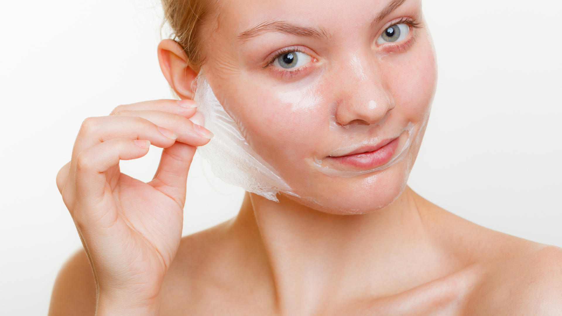 Load video: Het Overnight Wrapping Masker. Dit Peel off masker is perfect om &#39;s nachts te dragen en ook om te combineren met onze collageen Jelly cream. 